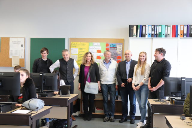 Die drei Grundschulen und die Mittelschule in Puchheim werden mit neuen IT-Endgeräten ausgestattet. Eine erste offizielle Übergabe an die Stadt erfolgte am 18. Februar [...]