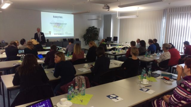 Die administrative und pädagogische Oberfläche Schuladmin wurde von unserem
Partner KoSyTec Systemhaus GmbH in Freiberg mit einer Demo-Umgebung ausgestellt. [...]