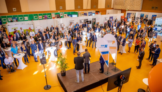 Am 27. September 2023 war Seventythree Networks erneut auf dem KITU Tag in der Mittellandhalle Barleben vertreten. Wie das letzte Mal war die Teilnahme von Seventythree Networks als Partnerunternehmen der KITU ein voller Erfolg.