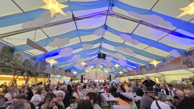 Gemeinsam gefeiert, stark im Team: Seventythree Networks beim Puchheimer Volksfest „AUFTAKT“